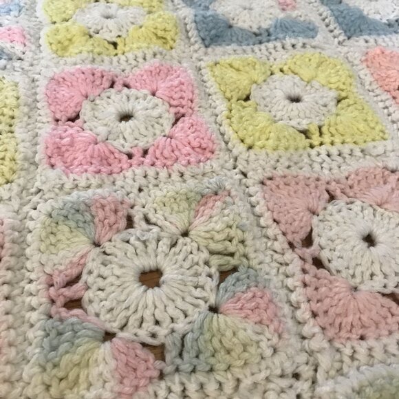 Handmade Vintage Crochet Baby Blanket Pastel Granny Squares 30x40 Inches - Picture 2 of 6